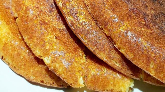 Mısır unuyla 20 dakikada yapılan pırasalı börek tarifi