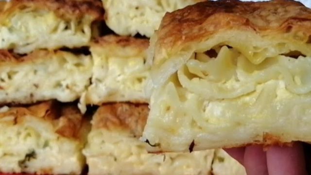 2 Adet Hazır Yufkayla 1 Tepsiyi Dolduran 6 Kişilik Çıtır Çıtır Börek Tarifi