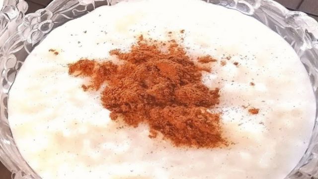 2 Çay Bardağı Pirinçle, Ölçüsü Şaşmayan Nişastasız Anne Usulü Sütlaç Tarifi