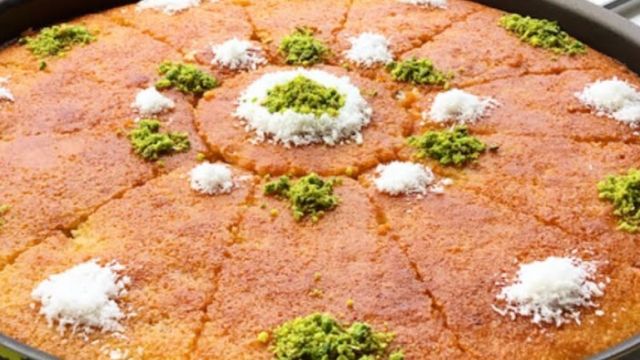 Misafirlerinizin Hayranlıkla Yiyeceği Ölçüsü Tam, Yoğurt Tatlısı Tarifi