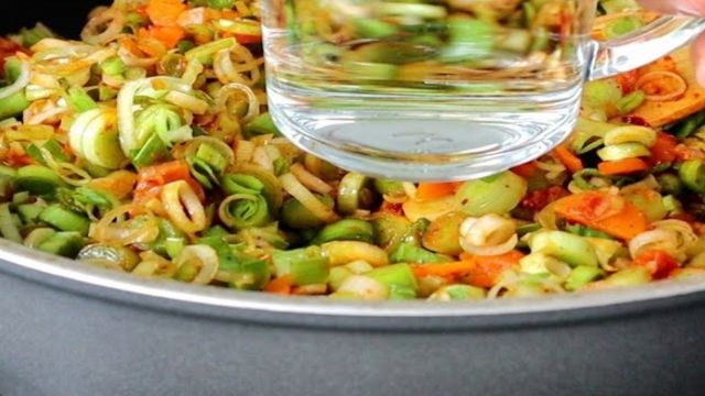 Kıymalı Arnavut Pırasası Tarifi! Pırasanın En Lezzetli Haliyle Tanışın