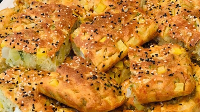 Kek Görünümlü Ama Değil! Kaynana Çatlatan Patatesli İtalyan Böreği Tarifi