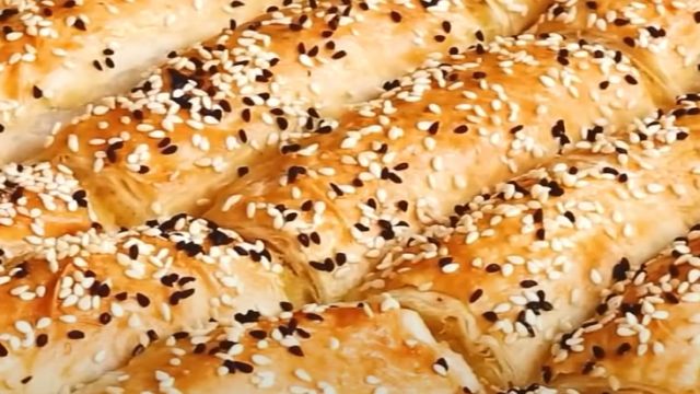 3 Adet Hazır Yufkayla Sahur İçin Çok Kolay Patatesli Börek Tarifi