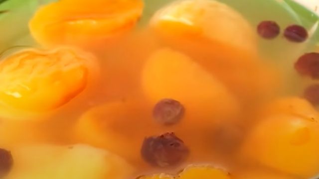 Kayısı Hoşafı Nasıl Yapılır? İftarda İçinizi Ferahlatacak Kayısı Hoşafı Tarifi