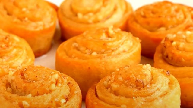 Hem Sağlıklı Hem De Yumuşacık Pratik Ceviz Tatlısı Tarifi