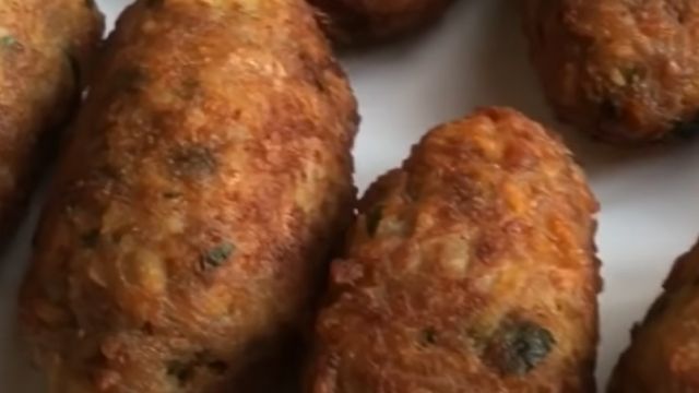 Kıbrıs Yöresinden Kıymalı Patatesli Kuru Köfte Tarifi