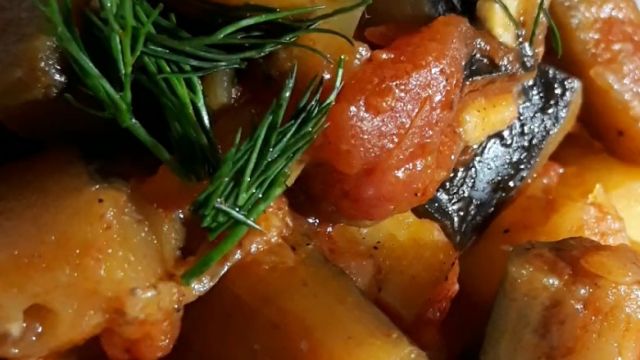 Patatesli Patlıcan Yemeği Nasıl Yapılır? Lezzetli Patatesli Patlıcan Yemeği tarifi