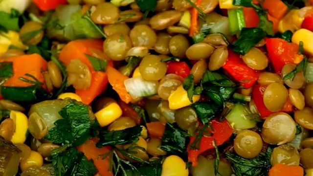 Mercimek Salatası Nasıl Yapılır? En Kolay Diyet Mercimek Salatası Tarifi...