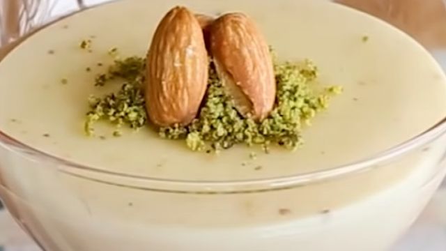 Osmanlı Mutfağından Bademli Keşkül Tarifi