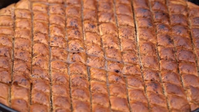 Aynı Baklava Ustalarının ki Kadar Lezzetli Baklava Yapmanızı Sağlayacak Aşçılık Tüyosu