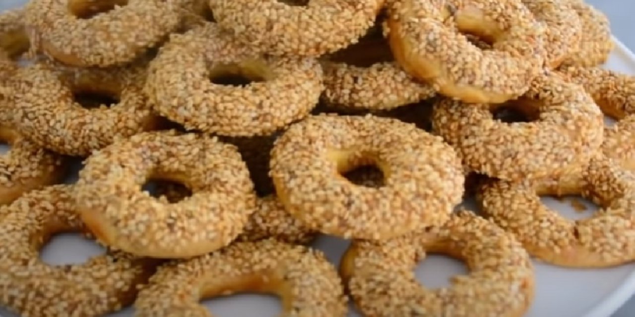 Pratik bir şekilde kandil simidi yapabilirsiniz. İhtiyacınız olan bu ölçüye uymak! Kandil simidinin hazırlanışı ve tarifi