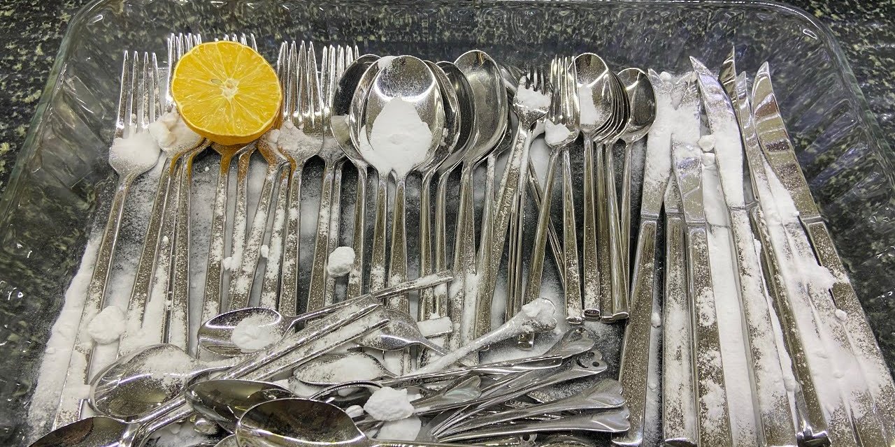 Matlaşmış çatal ve kaşıklar nasıl parlatılır?