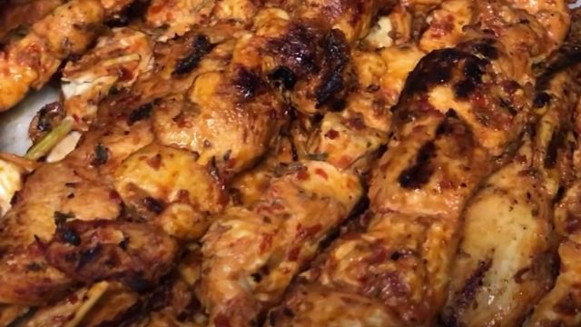 Özel Sosuyla: Yumuşacık Tavuk Şiş Tarifi