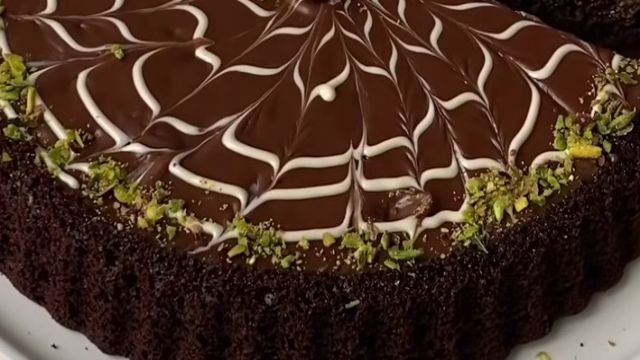 Çikolatalı Karamelli Tart Kek Tarifi