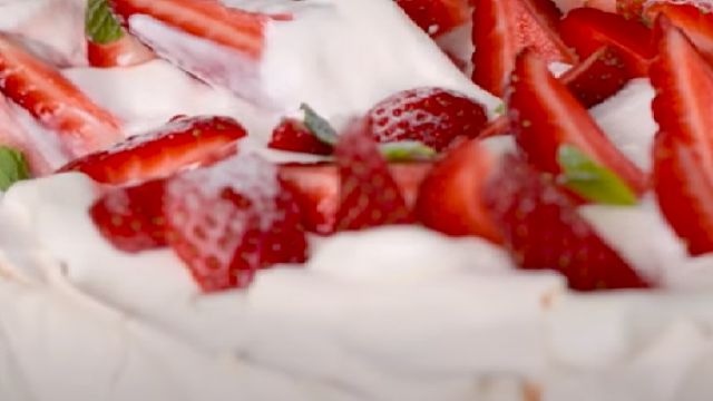 Pavlova Tatlı Tarifi