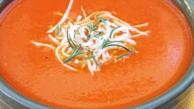 Mis Gibi: Fırınlanmış Köz Domates Çorbası Tarifi