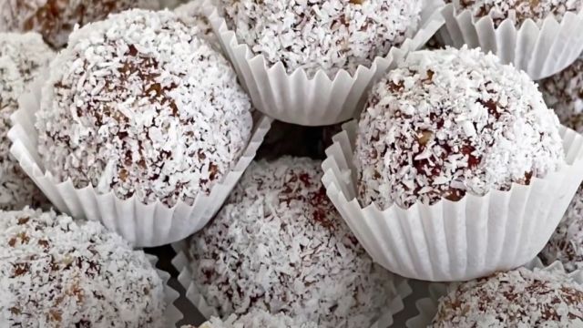 Buna Bayılacaksınız: Çikolata Kaplı Hurma Topları Tarifi