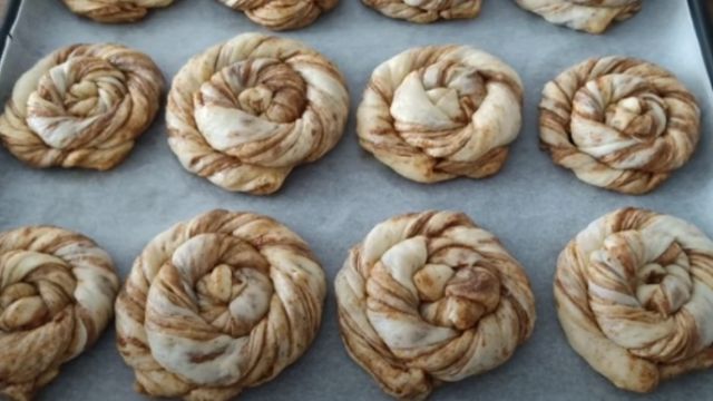 Haşhaşlı Çörek Nasıl Yapılır? Lezzetli Haşhaşlı Çörek Tarifi