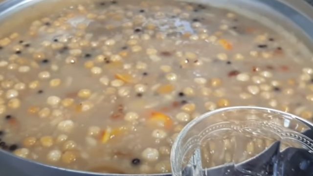 En kolayından ve tam kıvamıyla anne usulü Aşure Tarifi!