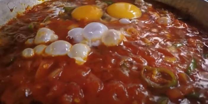 Menemen tuzlu olursa ne yapılır? Aşçıların sırrıyla Menemendeki fazla tuzu azaltın